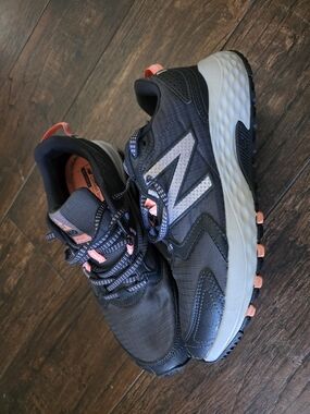 New Balance 410 Black & Gray Trail Sneakers with Coral Accents
